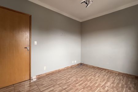 Casa à venda com 220m², 3 quartos e 1 vagaQuarto 2