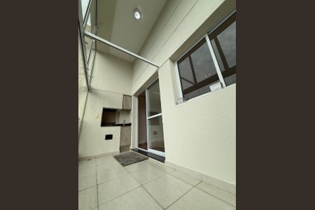 Apartamento à venda com 94m², 2 quartos e 2 vagas Apartamento à venda com 94m², 2 quartos e 2 vagasVaranda