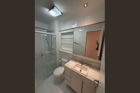 Apartamento à venda com 94m², 2 quartos e 2 vagas Apartamento à venda com 94m², 2 quartos e 2 vagasBanheiro 1