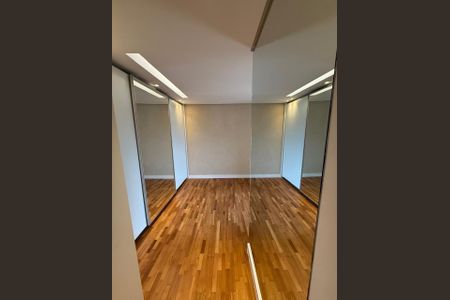 Apartamento à venda com 94m², 2 quartos e 2 vagas Apartamento à venda com 94m², 2 quartos e 2 vagasQuarto