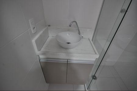 Banheiro de apartamento para alugar com 1 quarto, 30m² em Vila Gustavo, São Paulo