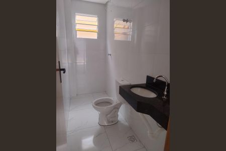 Banheiro de casa para alugar com 2 quartos, 90m² em São José do Rio Preto, Praia Grande