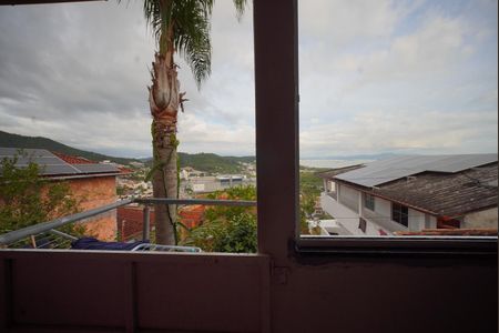 Varanda de kitnet/studio para alugar com 1 quarto, 30m² em Saco Grande, Florianópolis