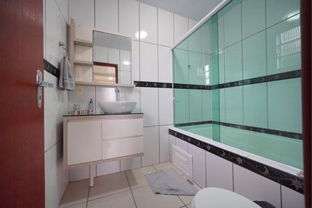 Banheiro de kitnet/studio para alugar com 1 quarto, 30m² em Saco Grande, Florianópolis
