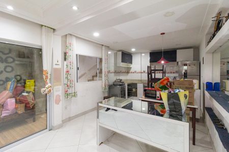 Sala de casa para alugar com 3 quartos, 120m² em Vila Ester, Carapicuíba