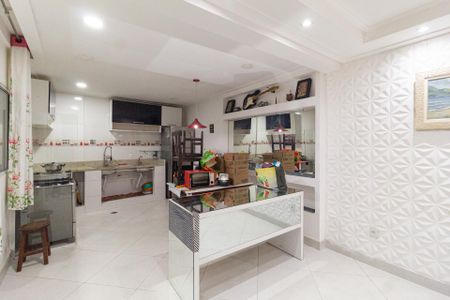Casa para alugar com 120m², 3 quartos e 1 vagaSala