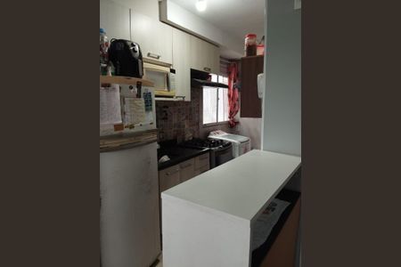 Cozinha de apartamento para alugar com 2 quartos, 38m² em Jardim das Oliveiras, Itaquaquecetuba