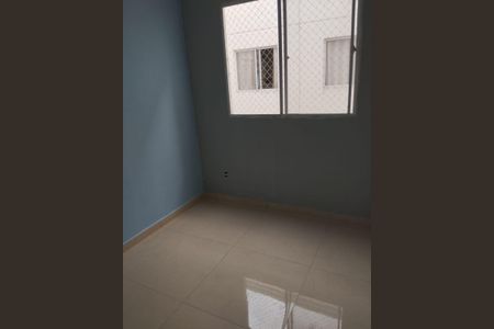 Quarto de apartamento para alugar com 2 quartos, 38m² em Jardim das Oliveiras, Itaquaquecetuba