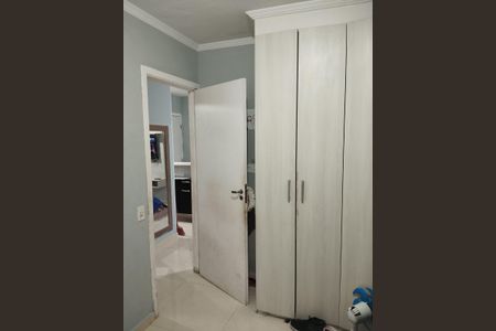 Quarto de apartamento para alugar com 2 quartos, 38m² em Jardim das Oliveiras, Itaquaquecetuba