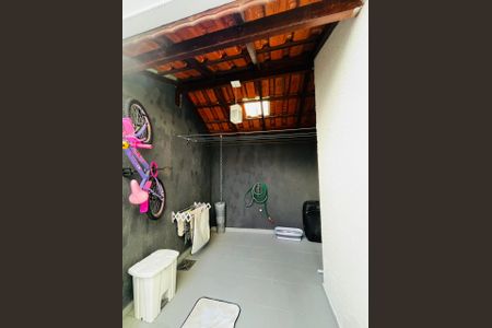 Casa de condomínio à venda com 90m², 2 quartos e 2 vagas Casa de condomínio à venda com 90m², 2 quartos e 2 vagasQuintal