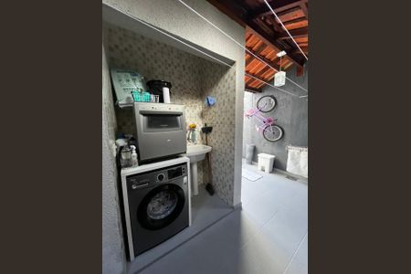 Casa de condomínio à venda com 90m², 2 quartos e 2 vagas Casa de condomínio à venda com 90m², 2 quartos e 2 vagasÁrea de serviço