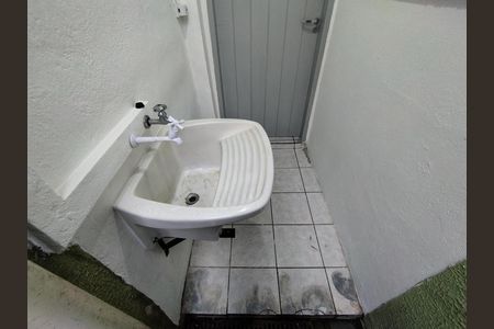Casa para alugar com 30m², 1 quarto e sem vagaÁrea de Serviço