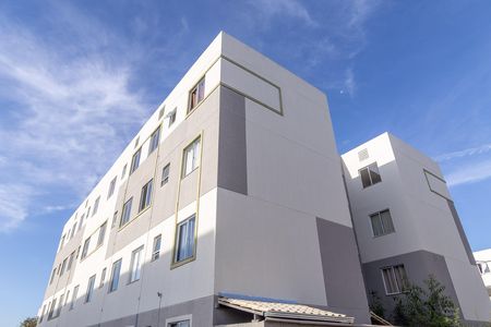 Fachada do bloco de apartamento para alugar com 2 quartos, 42m² em Centro, Ribeirão das Neves