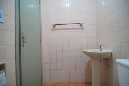 Banheiro de apartamento para alugar com 1 quarto, 35m² em Rondônia, Novo Hamburgo