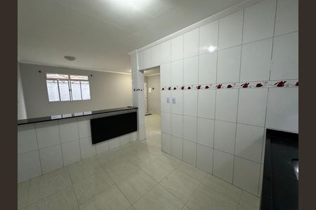 Cozinha de casa para alugar com 3 quartos, 106m² em Vila Voturuá, São Vicente