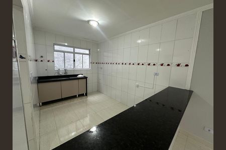 Cozinha de casa para alugar com 3 quartos, 106m² em Vila Voturuá, São Vicente
