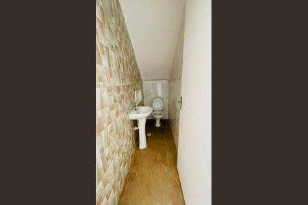 Banheiro de casa para alugar com 2 quartos, 60m² em Outeiro de Passárgada, Cotia