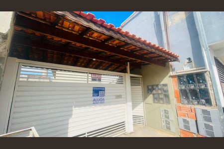 Placa instalada de casa para alugar com 2 quartos, 60m² em Outeiro de Passárgada, Cotia