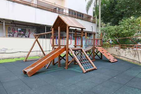 Apartamento à venda com 68m², 3 quartos e 2 vagas Apartamento à venda com 68m², 3 quartos e 2 vagasÁrea comum - Playground