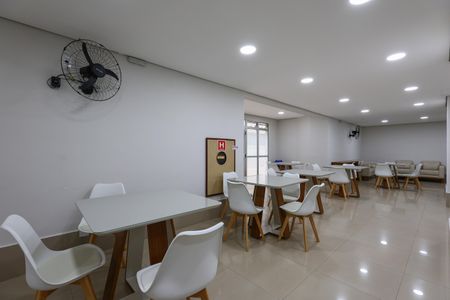 Apartamento à venda com 68m², 3 quartos e 2 vagas Apartamento à venda com 68m², 3 quartos e 2 vagasÁrea comum - Salão de festas
