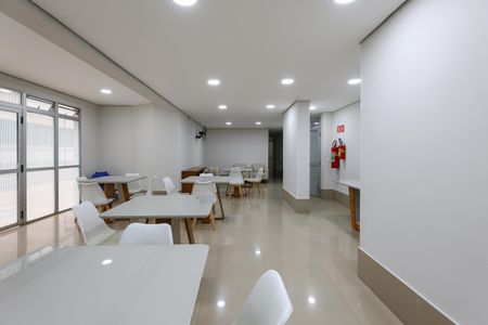 Apartamento à venda com 68m², 3 quartos e 2 vagas Apartamento à venda com 68m², 3 quartos e 2 vagasÁrea comum - Salão de festas