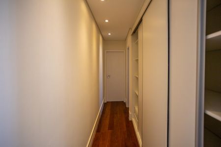 Apartamento à venda com 167m², 3 quartos e 2 vagas Apartamento à venda com 167m², 3 quartos e 2 vagasCorredor