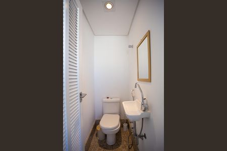 Apartamento à venda com 167m², 3 quartos e 2 vagas Apartamento à venda com 167m², 3 quartos e 2 vagasBanheiro de serviço