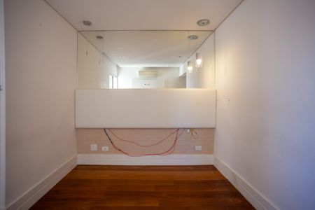 Apartamento à venda com 167m², 3 quartos e 2 vagas Apartamento à venda com 167m², 3 quartos e 2 vagasSuíte 2