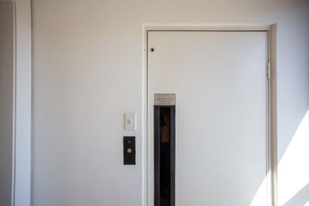 Apartamento à venda com 167m², 3 quartos e 2 vagas Apartamento à venda com 167m², 3 quartos e 2 vagasHall Privativo - Elevador Privativo