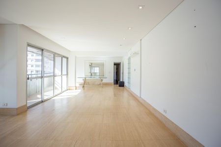 Apartamento à venda com 167m², 3 quartos e 2 vagas Apartamento à venda com 167m², 3 quartos e 2 vagasSala