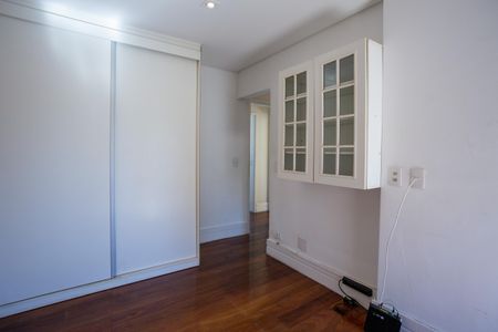 Apartamento à venda com 167m², 3 quartos e 2 vagas Apartamento à venda com 167m², 3 quartos e 2 vagasSuíte 1
