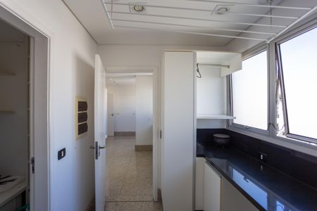 Apartamento à venda com 167m², 3 quartos e 2 vagas Apartamento à venda com 167m², 3 quartos e 2 vagasÁrea de Serviço
