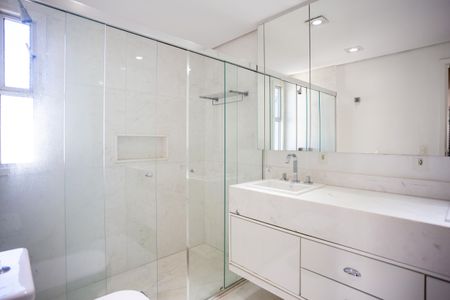 Apartamento à venda com 167m², 3 quartos e 2 vagas Apartamento à venda com 167m², 3 quartos e 2 vagasBanheiro da Suíte 2