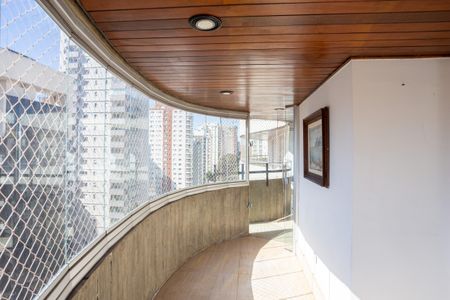 Apartamento à venda com 167m², 3 quartos e 2 vagas Apartamento à venda com 167m², 3 quartos e 2 vagasVaranda