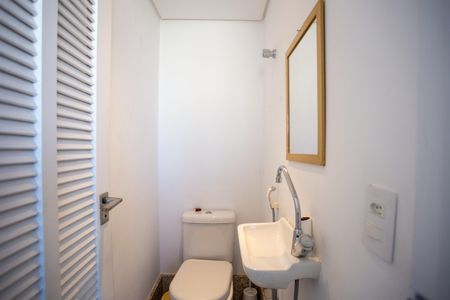 Apartamento à venda com 167m², 3 quartos e 2 vagas Apartamento à venda com 167m², 3 quartos e 2 vagasBanheiro de serviço