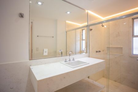 Apartamento à venda com 167m², 3 quartos e 2 vagas Apartamento à venda com 167m², 3 quartos e 2 vagasBanheiro da Suíte 3