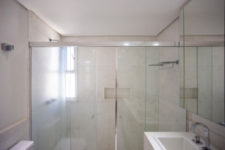 Apartamento à venda com 167m², 3 quartos e 2 vagas Apartamento à venda com 167m², 3 quartos e 2 vagasBanheiro da Suíte 2