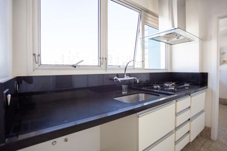 Apartamento à venda com 167m², 3 quartos e 2 vagas Apartamento à venda com 167m², 3 quartos e 2 vagasCozinha