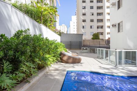 Apartamento à venda com 167m², 3 quartos e 2 vagas Apartamento à venda com 167m², 3 quartos e 2 vagasÁrea comum - Piscina