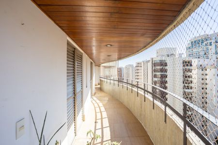 Apartamento à venda com 167m², 3 quartos e 2 vagas Apartamento à venda com 167m², 3 quartos e 2 vagasVaranda