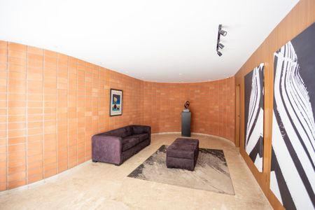 Apartamento à venda com 167m², 3 quartos e 2 vagas Apartamento à venda com 167m², 3 quartos e 2 vagasHall de entrada