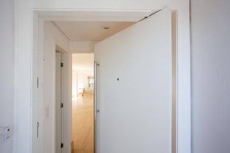 Apartamento à venda com 167m², 3 quartos e 2 vagas Apartamento à venda com 167m², 3 quartos e 2 vagasHall Privativo - Elevador Privativo
