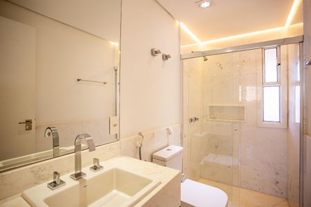 Apartamento à venda com 167m², 3 quartos e 2 vagas Apartamento à venda com 167m², 3 quartos e 2 vagasBanheiro da Suíte 1