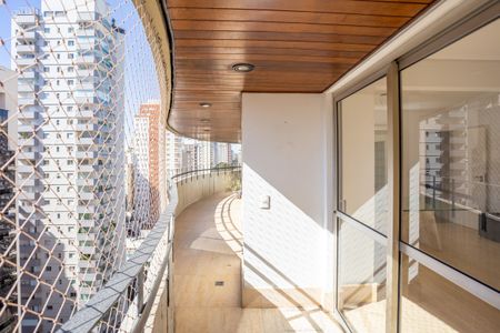 Apartamento à venda com 167m², 3 quartos e 2 vagas Apartamento à venda com 167m², 3 quartos e 2 vagasVaranda