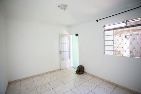 Casa para alugar com 50m², 2 quartos e sem vaga Casa para alugar com 50m², 2 quartos e sem vagaSala