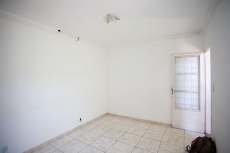 Casa para alugar com 50m², 2 quartos e sem vaga Casa para alugar com 50m², 2 quartos e sem vagaSala
