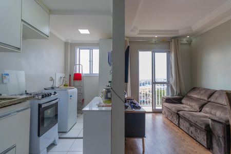 Sala/Cozinha de apartamento para alugar com 2 quartos, 56m² em Parque Turiguara, Cotia
