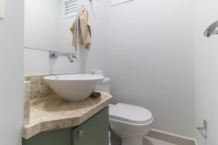 Apartamento para alugar com 175m², 4 quartos e 3 vagas Apartamento para alugar com 175m², 4 quartos e 3 vagasLavabo