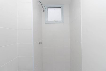 Banheiro de apartamento à venda com 1 quarto, 33m² em Vila Mazzei, São Paulo