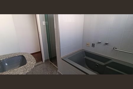 Apartamento para alugar com 133m², 4 quartos e 1 vaga Apartamento para alugar com 133m², 4 quartos e 1 vagaBanheiro 1